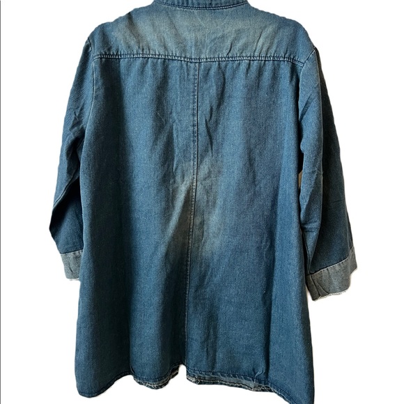 Women’s Distressed Denim Jacket 3/4 Sleeve in Large with 4 Front Pockets - Picture 4 of 7
